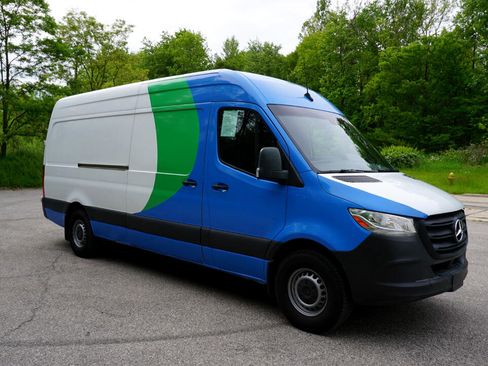 Used 2020 Mercedes-Benz Sprinter 2500 image 7