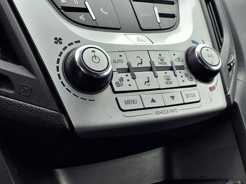 Used 2017 Chevrolet Equinox LT w/ Convenience Package image 5