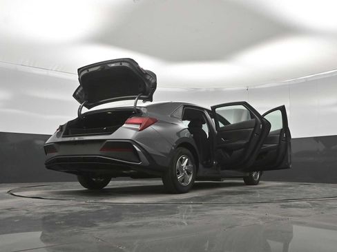 New 2026 Hyundai Elantra SE FWD image 45