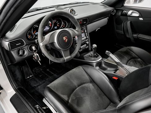 Used 2010 Porsche 911 GT3 RWD image 9
