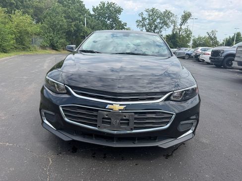Used 2016 Chevrolet Malibu LT w/ Leather Package FWD image 2