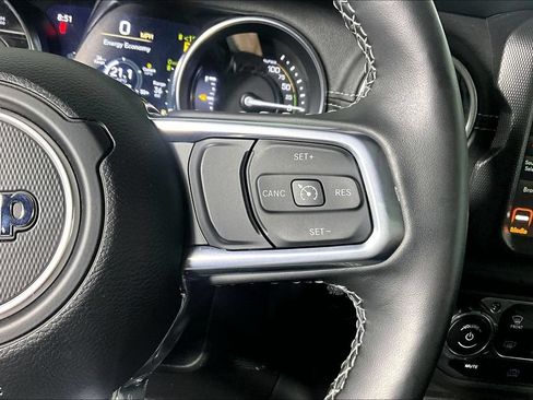 Used 2023 Jeep Wrangler Unlimited Sahara w/ Cold Weather Group AWD/4WD image 19