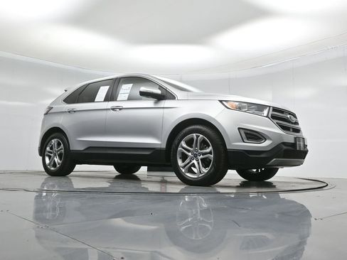 Certified 2018 Ford Edge Titanium image 4