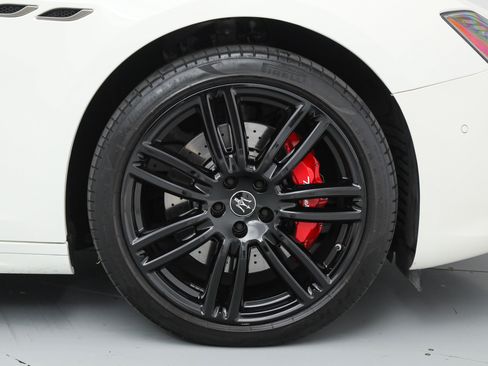 Certified 2023 Maserati Ghibli Modena RWD image 22