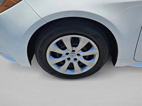 Used 2023 Toyota Corolla LE FWD image 22