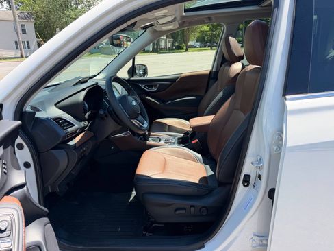 Used 2024 Subaru Forester Touring AWD/4WD image 9