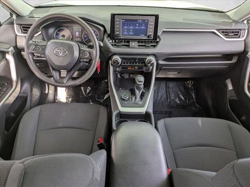 Used 2021 Toyota RAV4 LE image 19