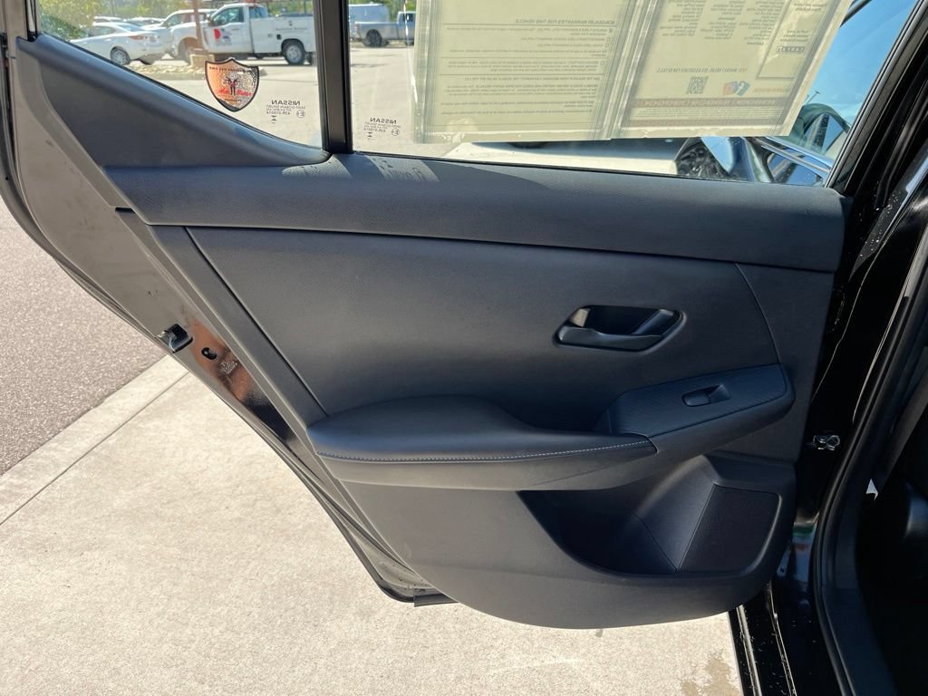 Used 2025 Nissan Sentra SV FWD image 17