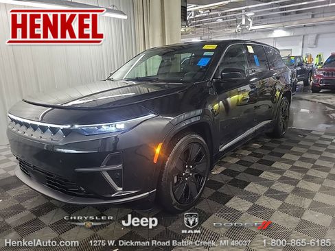 Used 2024 Jeep Wagoneer Launch Edition image 1