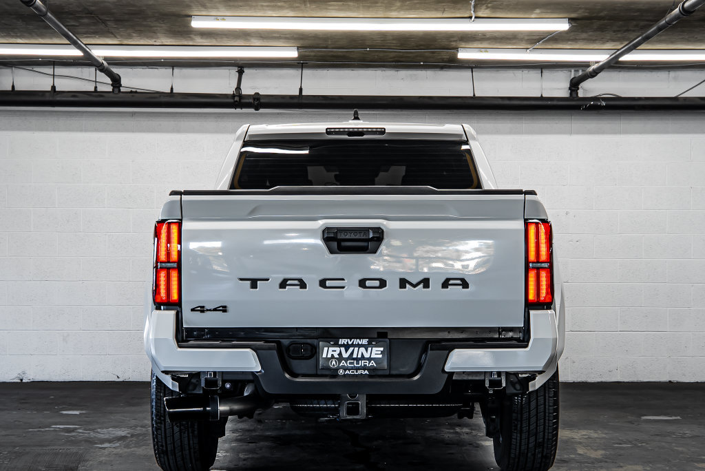 Used 2025 Toyota Tacoma TRD Sport AWD/4WD image 4