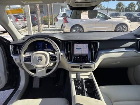 Used 2023 Volvo S60 B5 Core FWD image 5