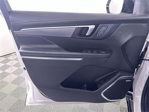 Used 2025 Buick Enclave Sport Touring w/ Power Package image 23