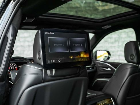 Used 2023 Cadillac Escalade ESV V image 22