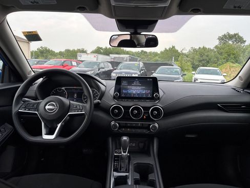 Used 2025 Nissan Sentra SV FWD image 31