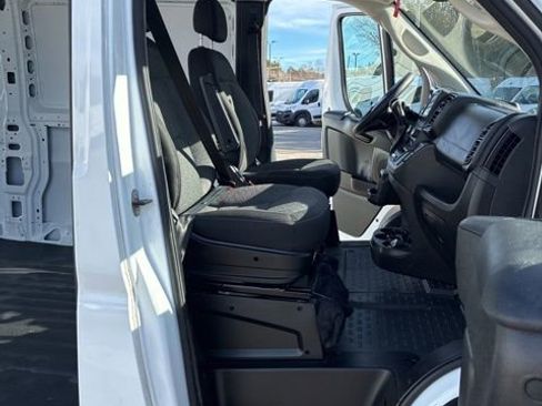 Used 2025 RAM ProMaster 2500 w/ Convenience Group image 18