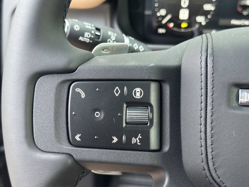 New 2026 Land Rover Defender 130 V8 AWD/4WD image 31