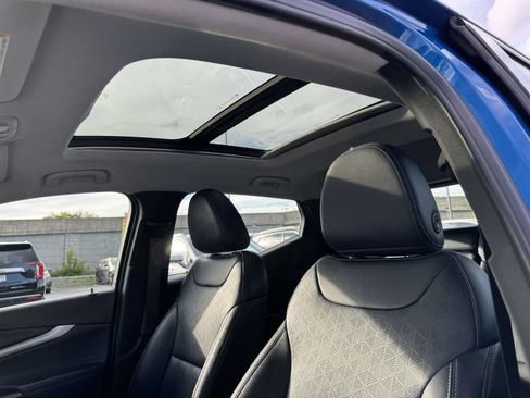 Used 2023 Chevrolet Bolt EUV Premier w/ Sun & Sound Package FWD image 22