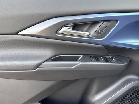 New 2026 Chevrolet Equinox EV LT image 12