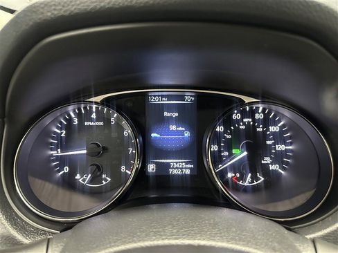 Used 2016 Nissan Rogue SV AWD/4WD image 25