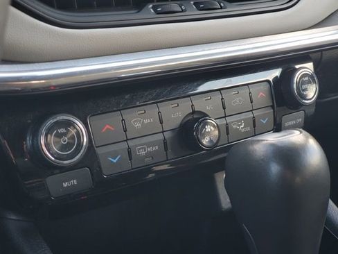 Used 2023 Jeep Compass Limited image 20