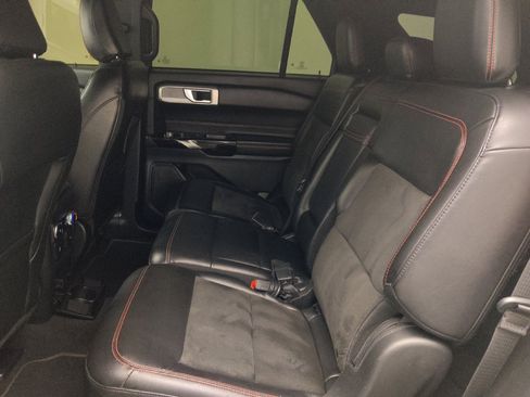 Used 2022 Ford Explorer ST-Line AWD/4WD image 18