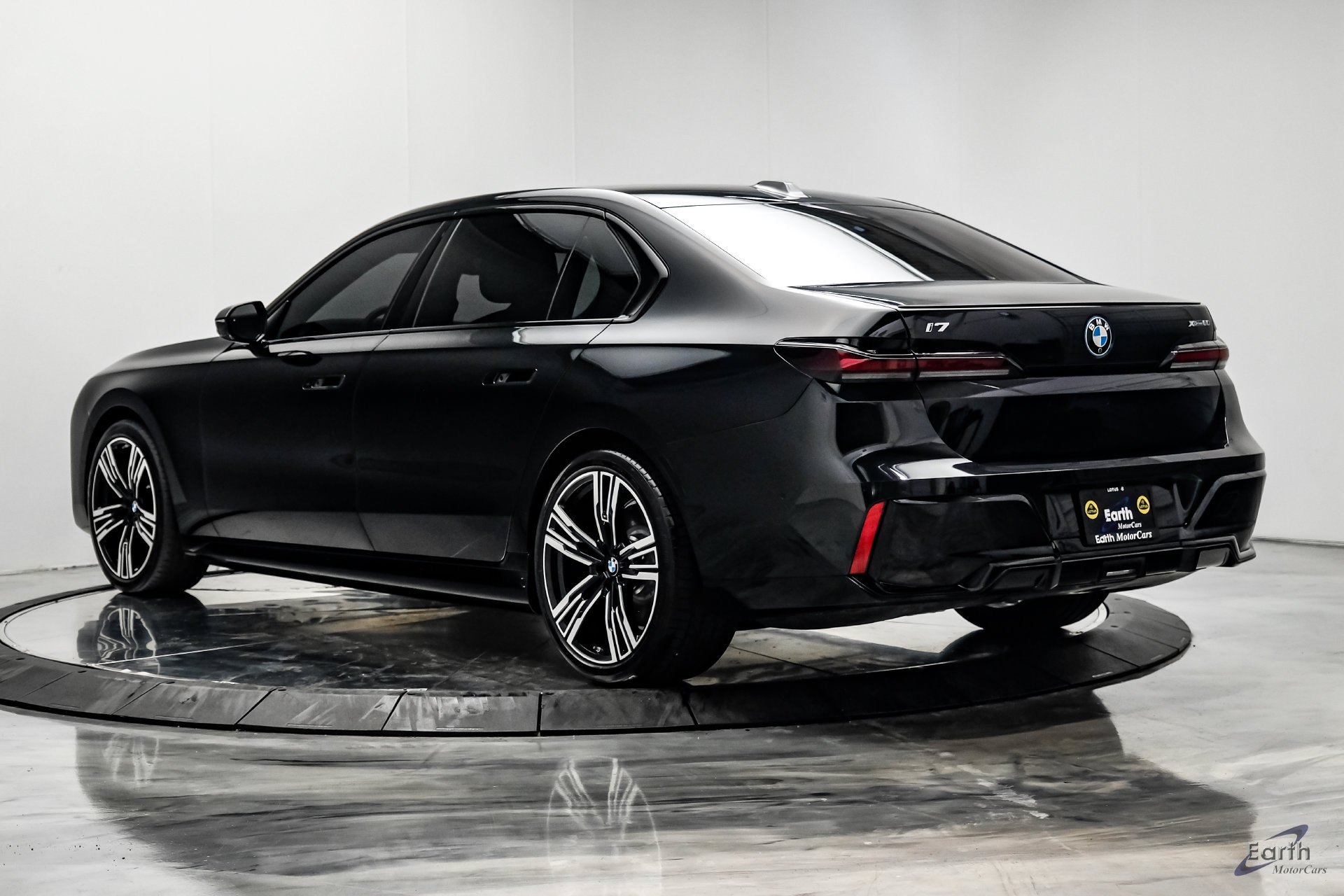 Used 2025 BMW i7 xDrive60 w/ Executive Package AWD/4WD image 10