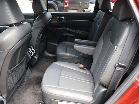 Certified 2025 Kia Sorento SX AWD/4WD image 10