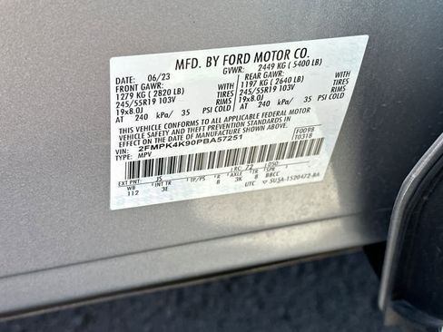 Used 2023 Ford Edge Titanium AWD/4WD image 29