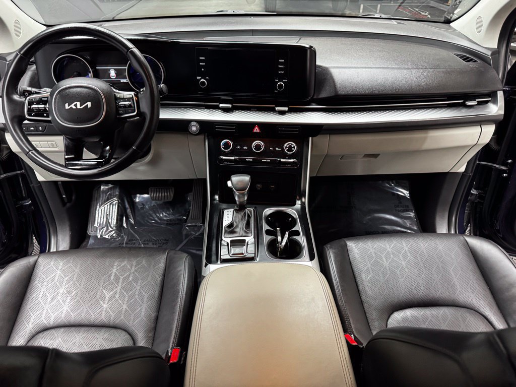 Used 2024 Kia Carnival LX FWD image 39