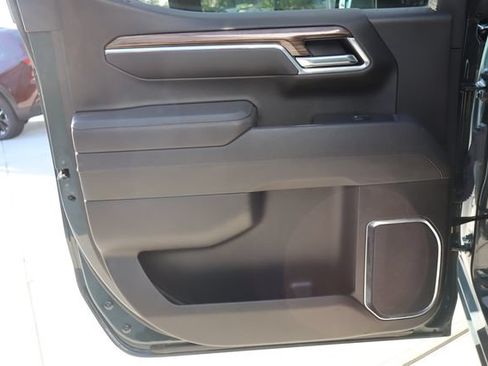 Used 2025 Chevrolet Silverado 1500 LT RWD image 24
