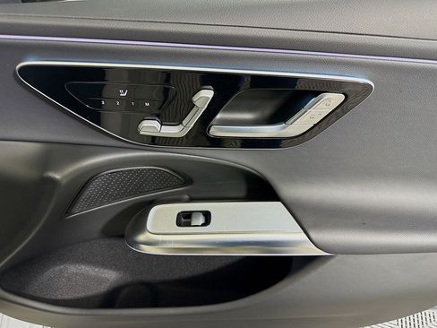 Used 2025 Mercedes-Benz E 350 Sedan image 31
