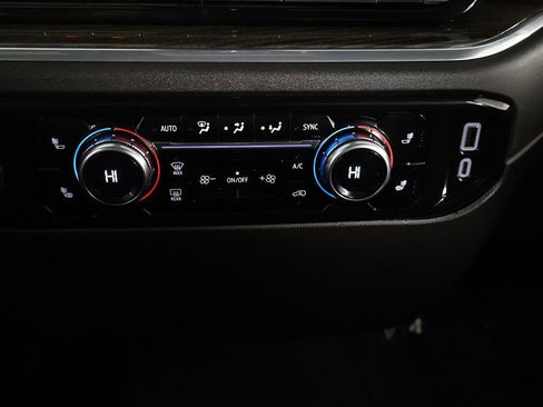 Used 2024 GMC Sierra 1500 Elevation image 47