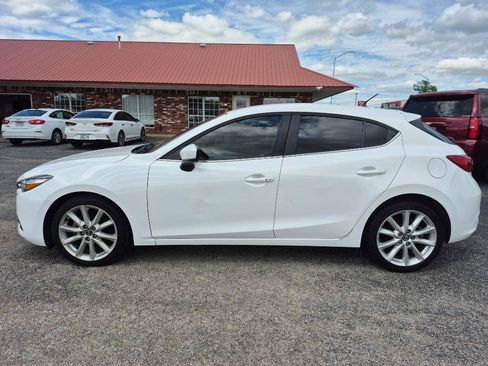 Used 2017 MAZDA MAZDA3 Touring FWD image 3