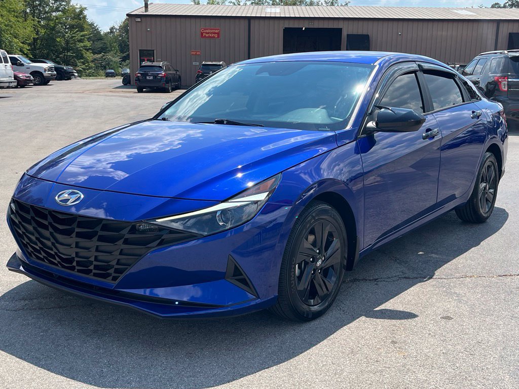 Used 2023 Hyundai Elantra SEL FWD image 4