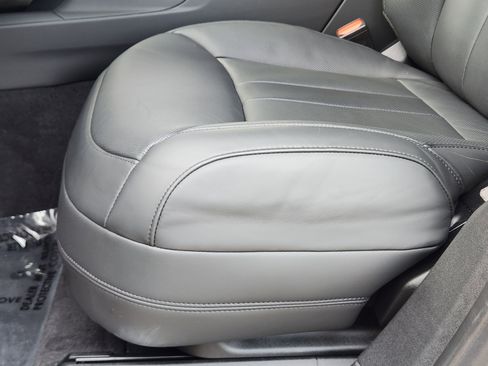 Certified 2025 Land Rover Range Rover Sport Dynamic SE image 24