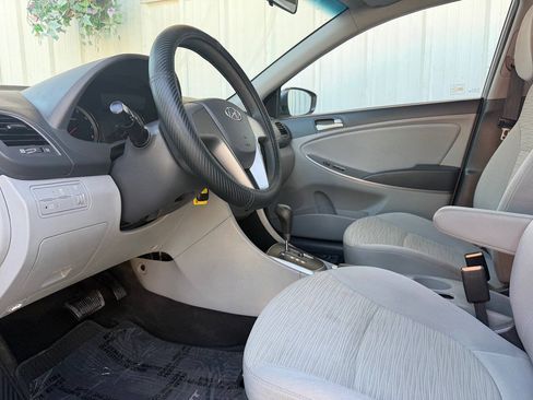 Used 2016 Hyundai Accent SE FWD image 12