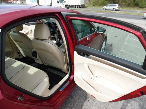 Used 2016 Volkswagen Passat 1.8T SE w/ Lighting Package (P06) image 19