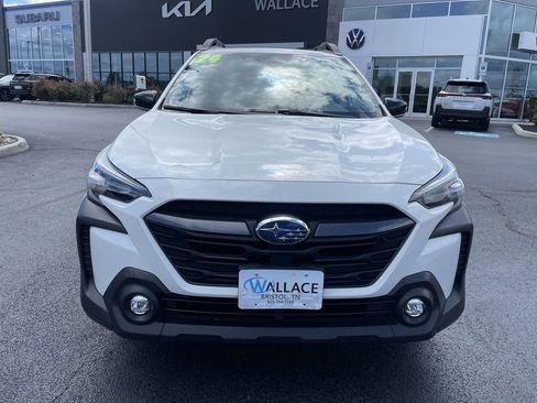 Used 2024 Subaru Outback Premium AWD/4WD image 2