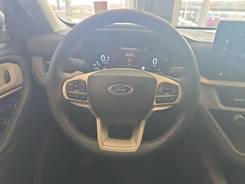 Used 2025 Ford Explorer Active image 19