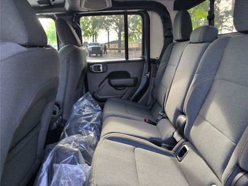 New 2026 Jeep Gladiator Sport AWD/4WD image 35