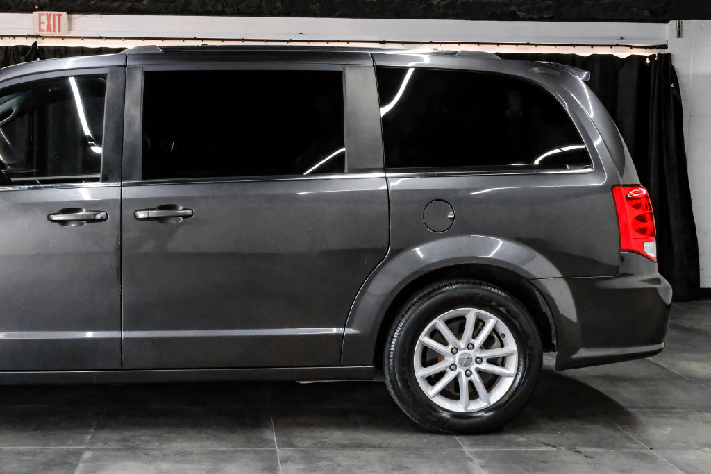Used 2019 Dodge Grand Caravan SXT FWD image 13