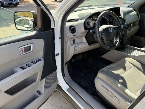 Used 2014 Honda Pilot EX image 2