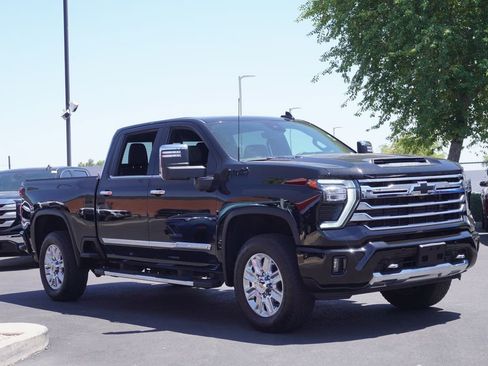 Certified 2024 Chevrolet Silverado 2500 High Country w/ High Country Premium Package AWD/4WD image 4
