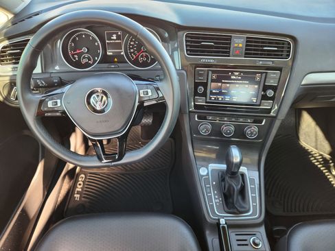 Used 2021 Volkswagen Golf 4-Door image 27