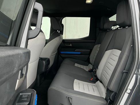 Used 2025 Toyota Tacoma TRD Off-Road image 11