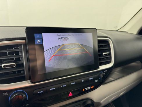 Used 2024 Hyundai Venue SEL image 22