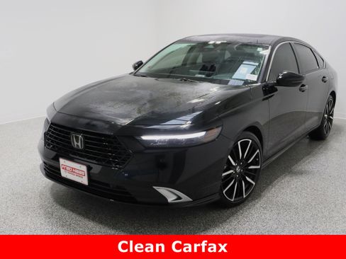 Used 2023 Honda Accord Touring image 2