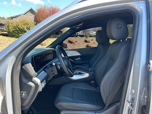 Used 2025 Mercedes-Benz GLS 450 4MATIC image 43