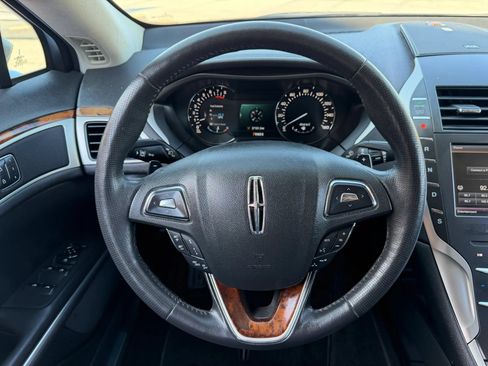 Used 2014 Lincoln MKZ FWD image 11