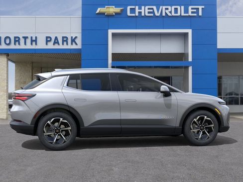 New 2026 Chevrolet Equinox EV LT image 5